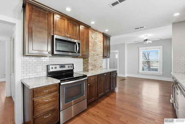 5812 Cedar Street, Omaha, NE 68106