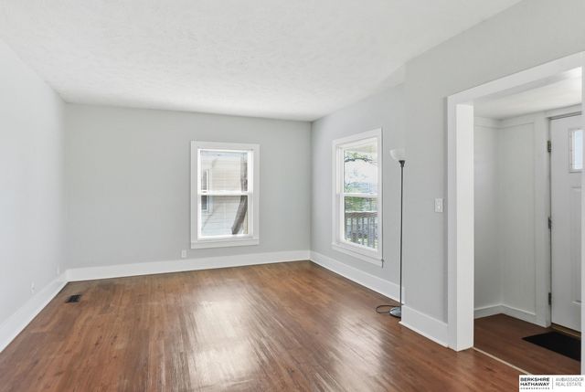 5812 Cedar Street, Omaha, NE 68106