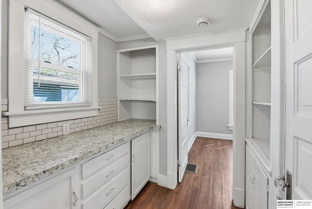 5812 Cedar Street, Omaha, NE 68106