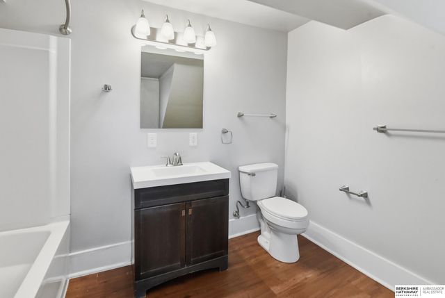 5812 Cedar Street, Omaha, NE 68106