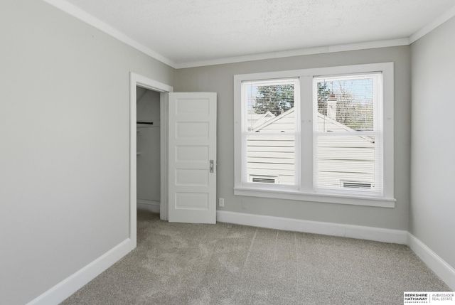 5812 Cedar Street, Omaha, NE 68106