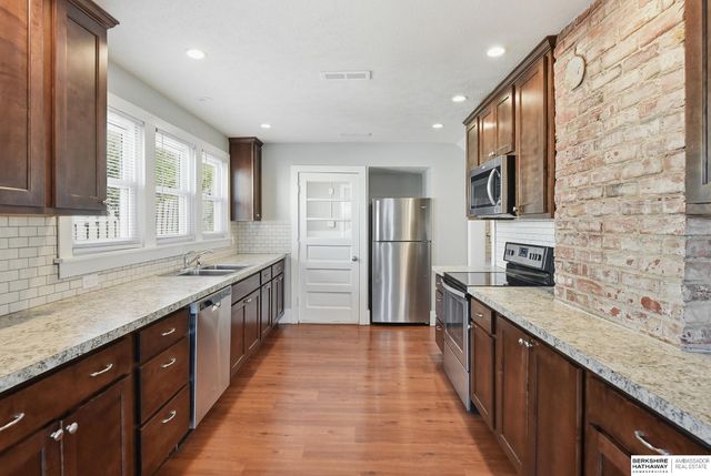 5812 Cedar Street, Omaha, NE 68106