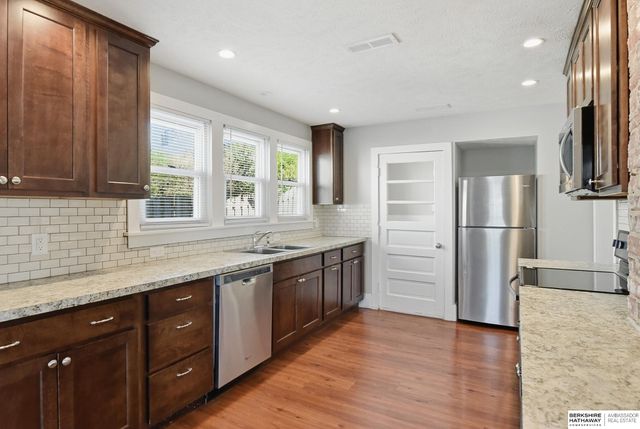 5812 Cedar Street, Omaha, NE 68106