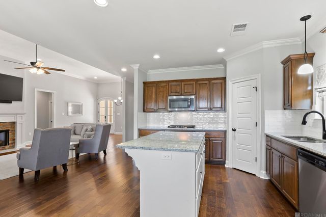 16472 Orchard Way Dr, Prairieville, LA 70769