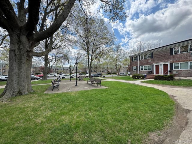 150-19 Jewel Ave 310B, Flushing, NY 11367