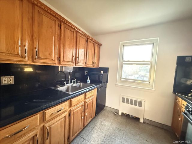 150-19 Jewel Ave 310B, Flushing, NY 11367