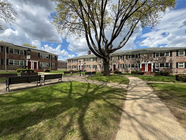 150-19 Jewel Ave 310B, Flushing, NY 11367