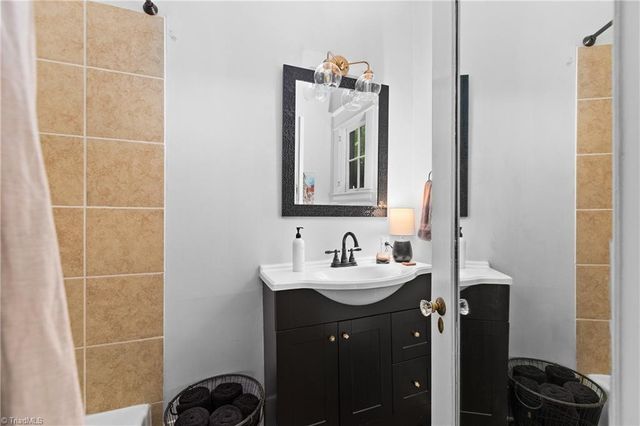 413 Edgedale Drive, High Point, NC 27262