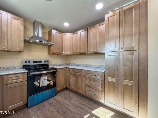 1106 Idlewylde Circle, Johnson City, TN 37601