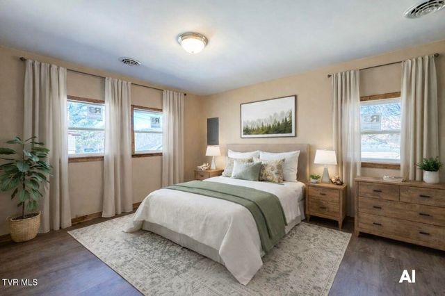 1106 Idlewylde Circle, Johnson City, TN 37601