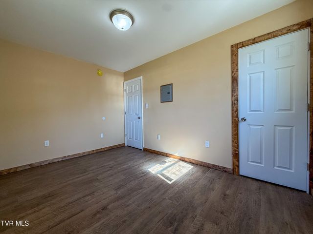 1106 Idlewylde Circle, Johnson City, TN 37601