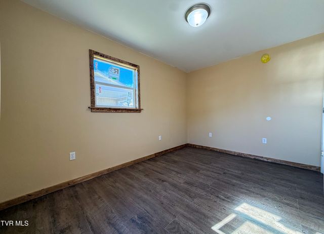 1106 Idlewylde Circle, Johnson City, TN 37601