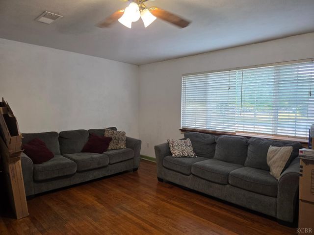 275 Ida Way, Hanford, CA 93230