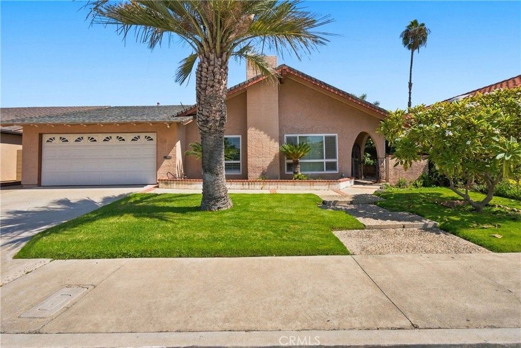 946 Goldenrod, Costa Mesa, CA 92626 — photo 2