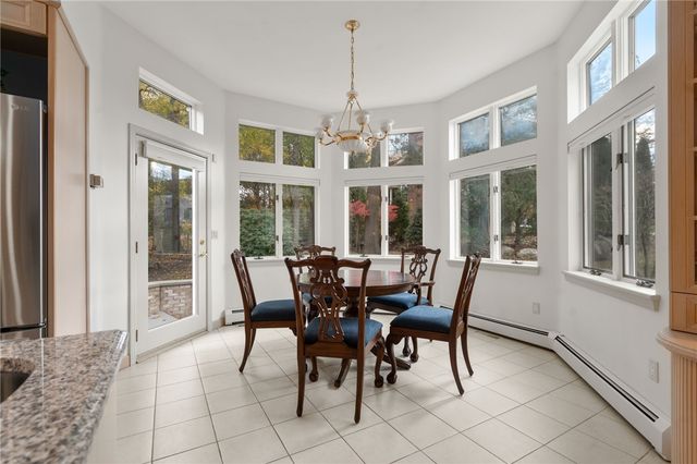 7 Oak Tree Lane, Cranston, RI 02920