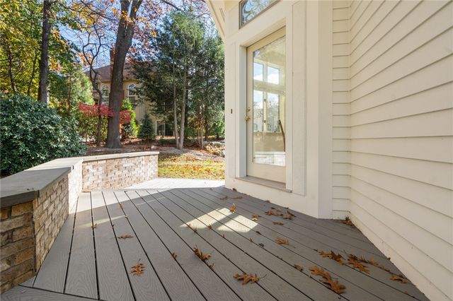 7 Oak Tree Lane, Cranston, RI 02920