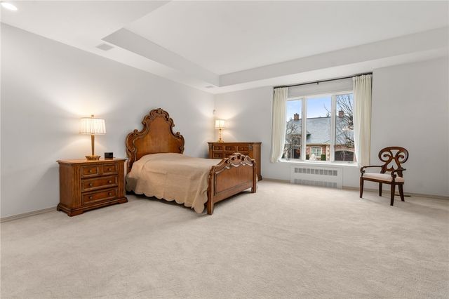 7 Oak Tree Lane, Cranston, RI 02920