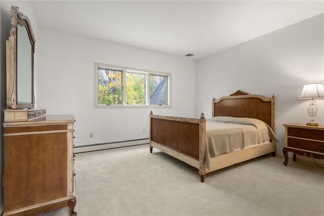 7 Oak Tree Lane, Cranston, RI 02920