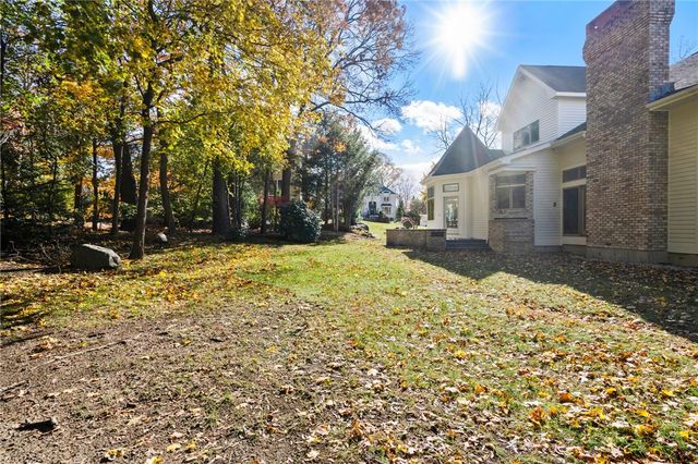 7 Oak Tree Lane, Cranston, RI 02920