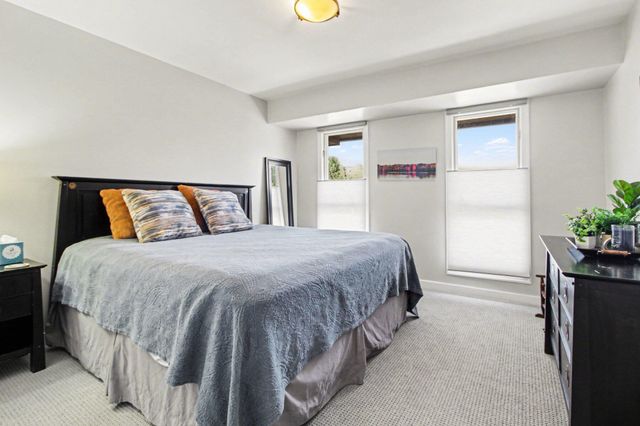 887 Greenhills Drive, Ann Arbor, MI 48105