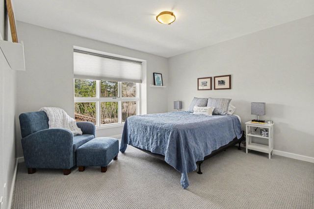 887 Greenhills Drive, Ann Arbor, MI 48105