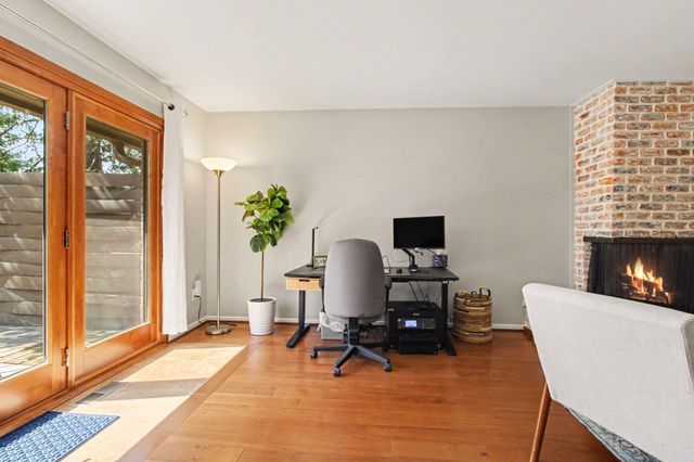 887 Greenhills Drive, Ann Arbor, MI 48105