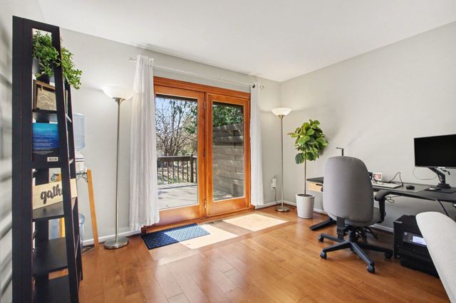 887 Greenhills Drive, Ann Arbor, MI 48105