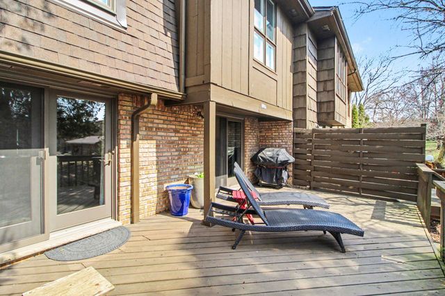 887 Greenhills Drive, Ann Arbor, MI 48105