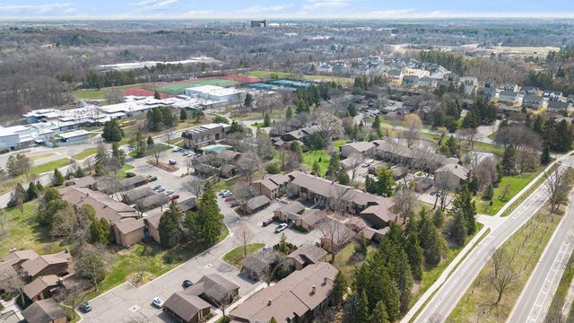 887 Greenhills Drive, Ann Arbor, MI 48105