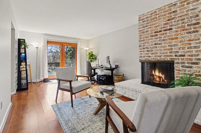 887 Greenhills Drive, Ann Arbor, MI 48105