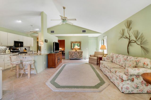 7137 SE Quincy Terrace, Hobe Sound, FL 33455