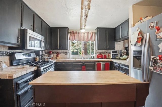 31051 Wild Oak, Running Springs, CA 92382