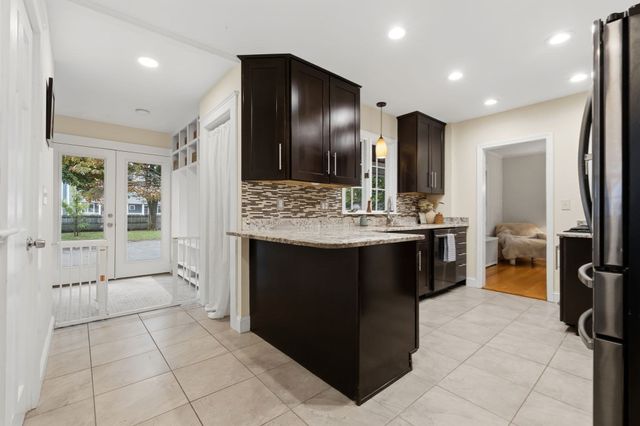 289 County Way Ext, Beverly, MA 01915