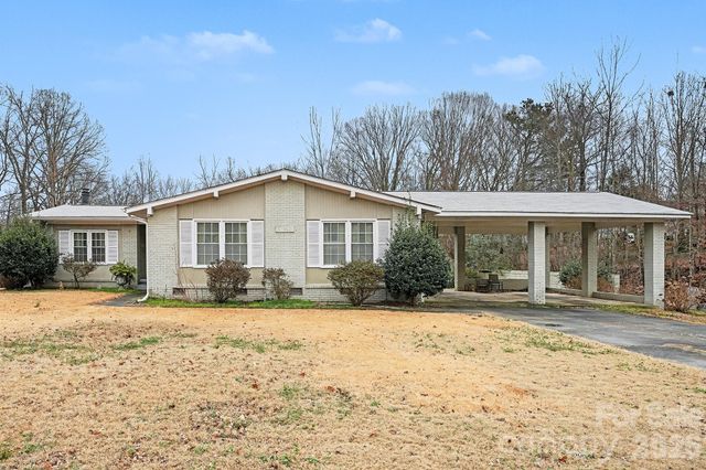 4206 Tipperary Place, Charlotte, NC 28215