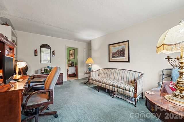 4206 Tipperary Place, Charlotte, NC 28215