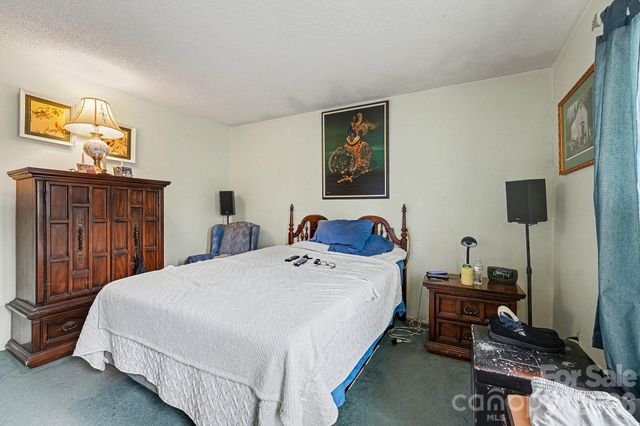 4206 Tipperary Place, Charlotte, NC 28215