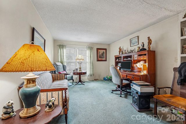 4206 Tipperary Place, Charlotte, NC 28215