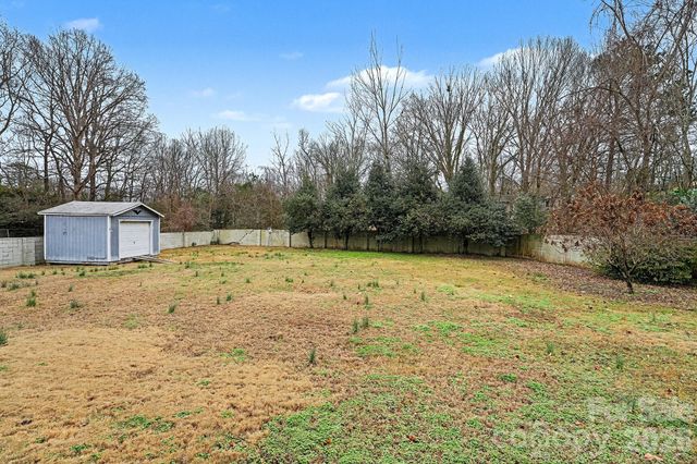 4206 Tipperary Place, Charlotte, NC 28215