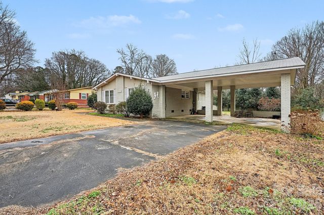 4206 Tipperary Place, Charlotte, NC 28215