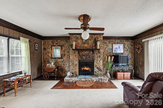 4206 Tipperary Place, Charlotte, NC 28215