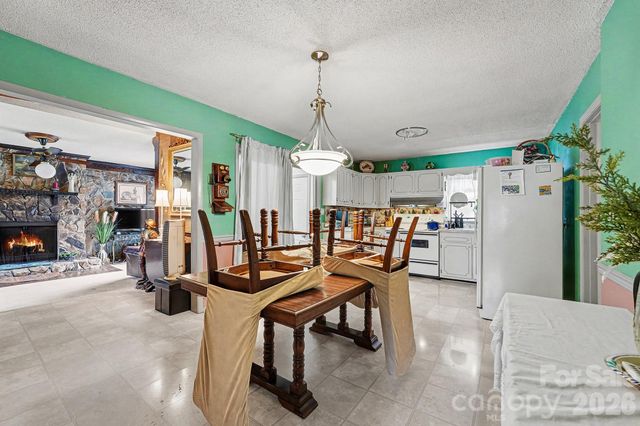 4206 Tipperary Place, Charlotte, NC 28215