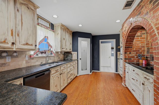 998 Bledsoe Road, Gunter, TX 75058