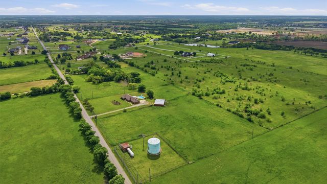 998 Bledsoe Road, Gunter, TX 75058