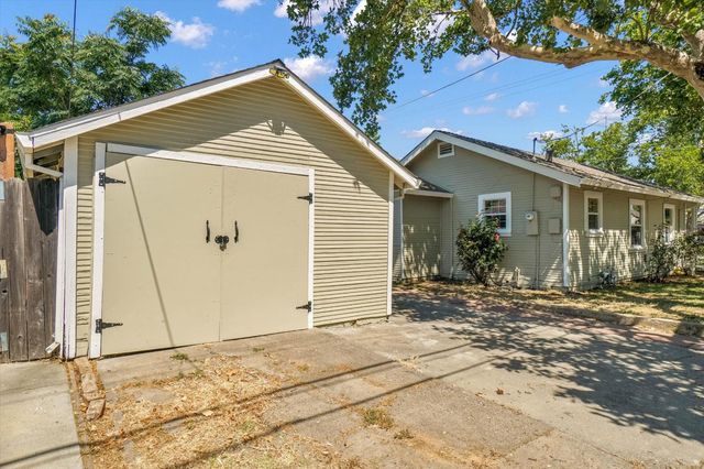 3472 12th Ave, Sacramento, CA 95817