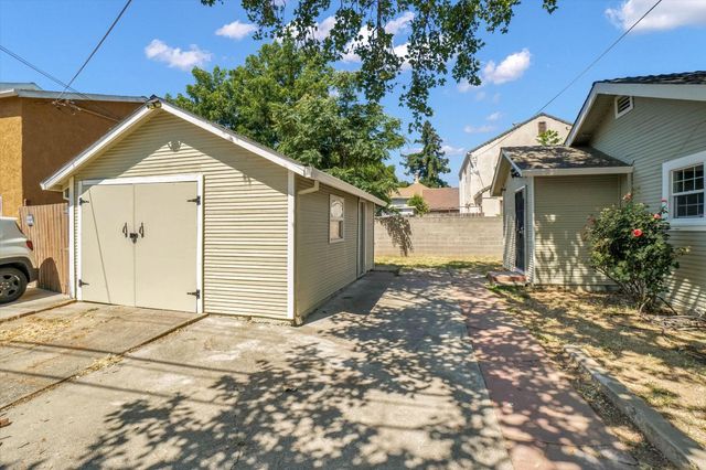 3472 12th Ave, Sacramento, CA 95817