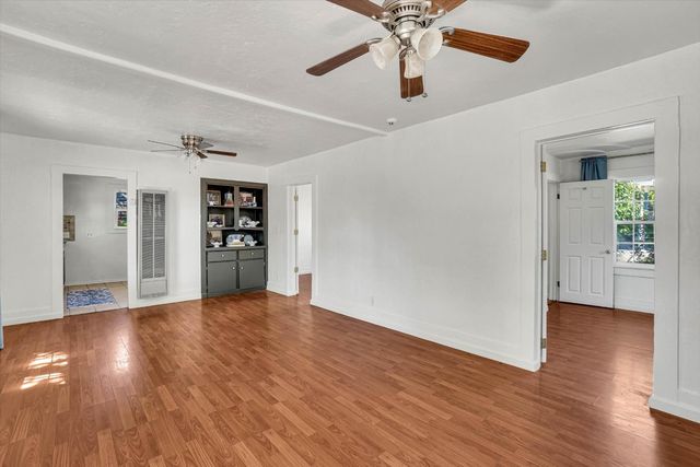 3472 12th Ave, Sacramento, CA 95817