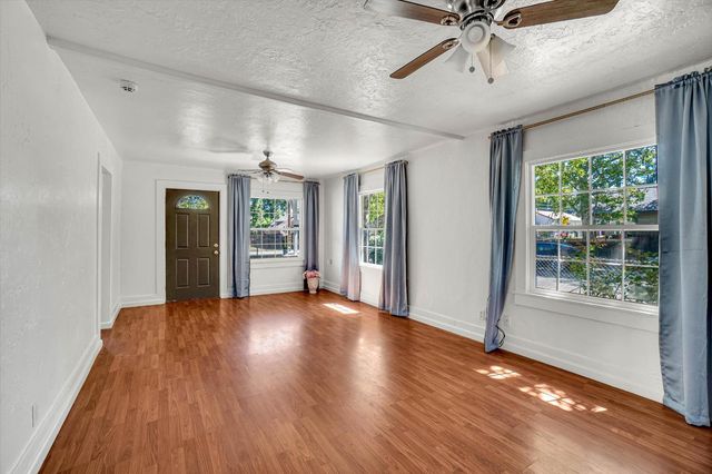 3472 12th Ave, Sacramento, CA 95817