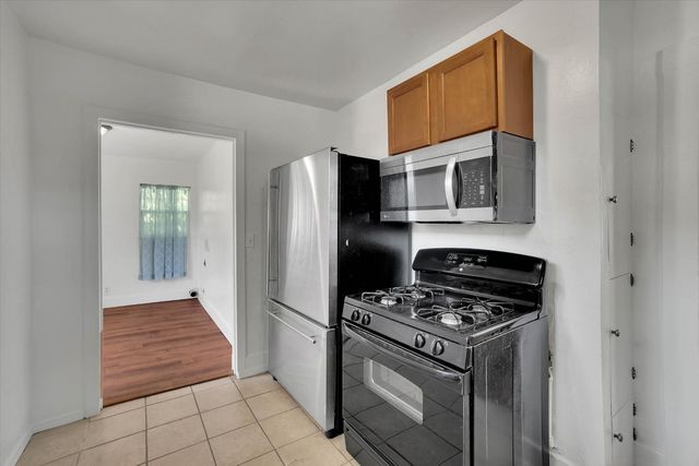 3472 12th Ave, Sacramento, CA 95817