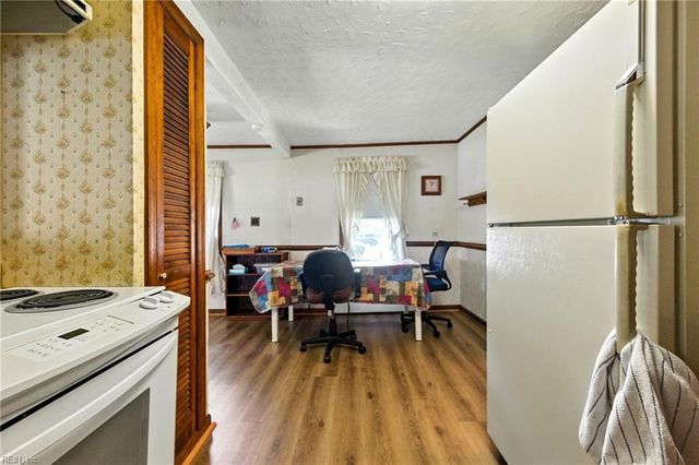 208 Little Florida RD, Poquoson, VA 23662