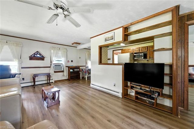 208 Little Florida RD, Poquoson, VA 23662